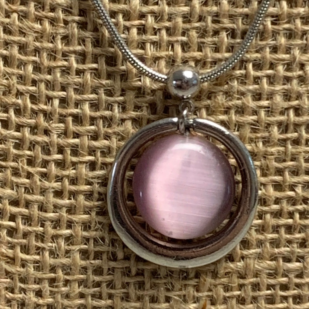 Lia Sophia Silver Tone Pink Cats Eye Cabochon Circle Pendant Necklace 16-19 inch - Picture 2 of 7